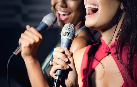 Disfruta del karaoke en cualquier lugar y en cualquier momento con una aplicación móvil